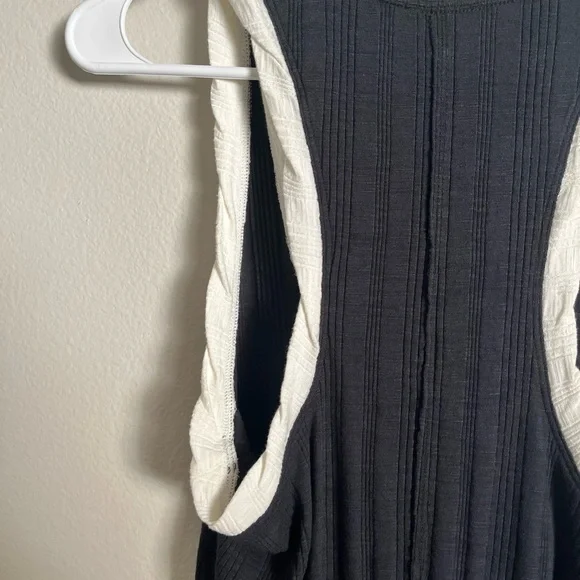 Anthropologie Pilcro Black and Cream Ribbed Textured Racerback Top M EUC - Picture 7 of 7